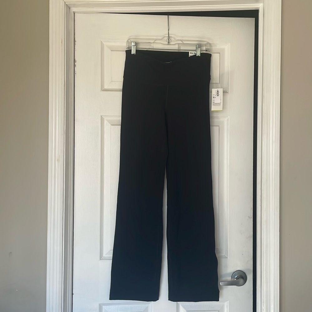Old Navy brand. Slim boot cut high-rise stretch yoga pants.